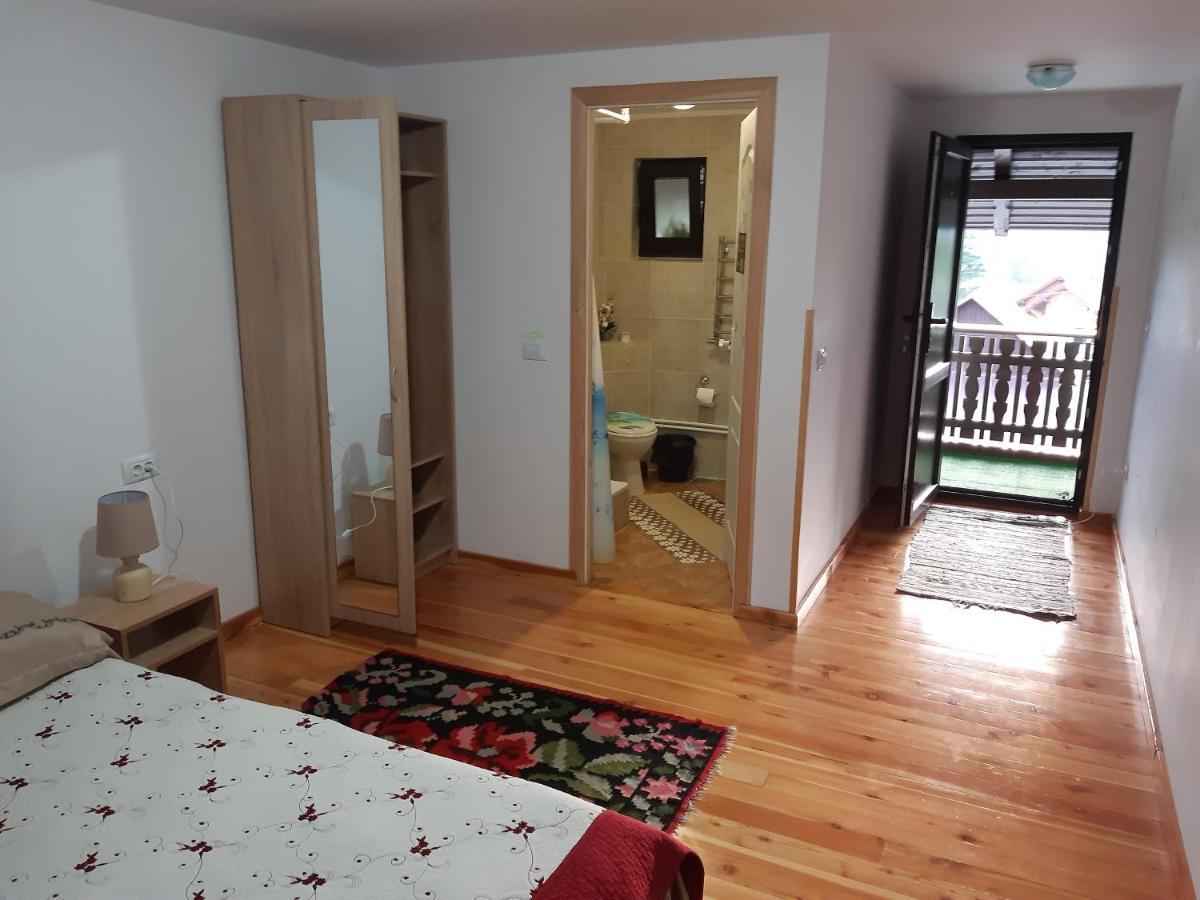 Willa Casa Dintre Pini Păltinoasa Zewnętrze zdjęcie