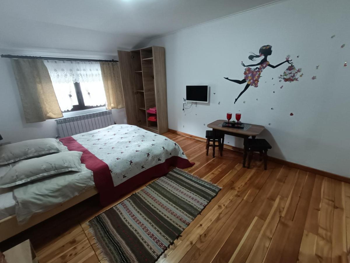 Willa Casa Dintre Pini Păltinoasa Zewnętrze zdjęcie